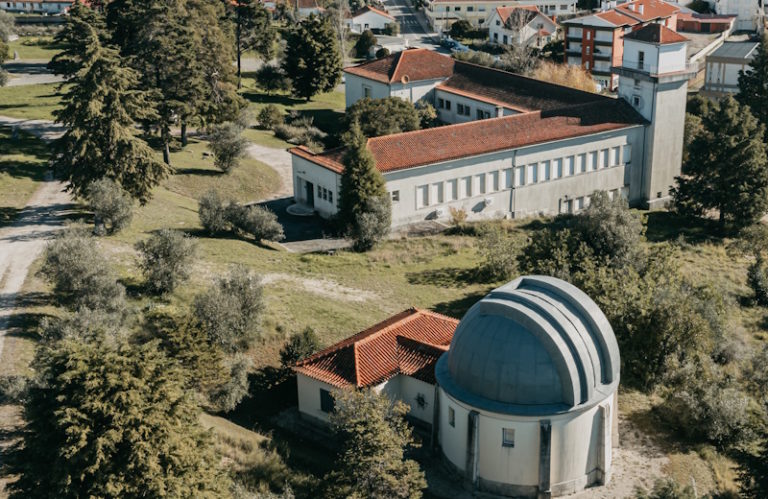Biblioteca do Observatório Geofísico e Astronómico da Universidade de Coimbra